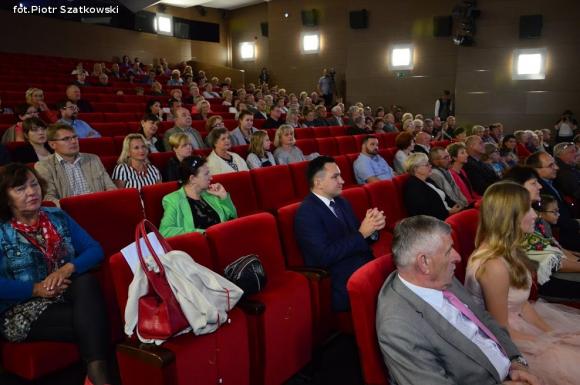 Dostali różane tabliczki na dom