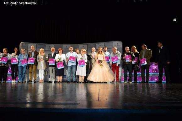 Dostali różane tabliczki na dom