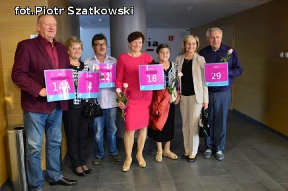 Dostali różane tabliczki na dom