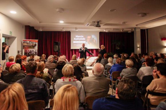 Nigdy nie jest się wolnym, jeśli się kogoś za bardzo podziwia. Kydryński w Kutnie