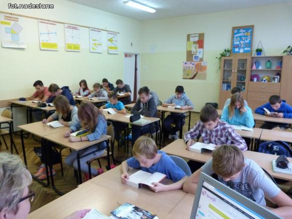 Czytelnicza Sztafeta Szkół trwa. Dziś pałeczkę przejęła 