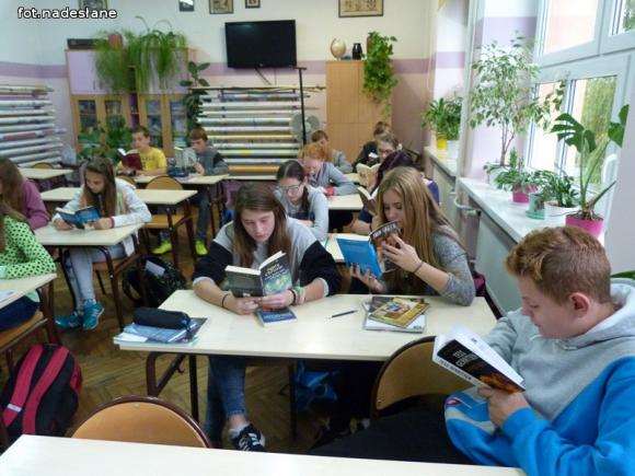 Czytelnicza Sztafeta Szkół trwa. Dziś pałeczkę przejęła 