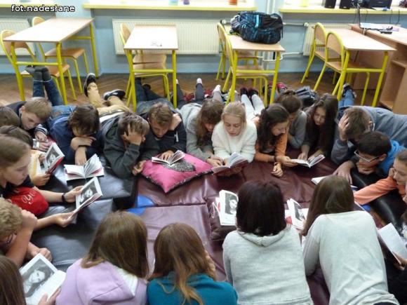 Czytelnicza Sztafeta Szkół trwa. Dziś pałeczkę przejęła 