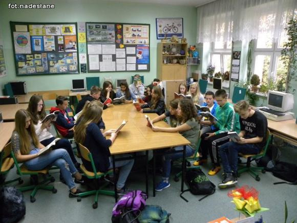 Dzisiaj Czytelnicza Sztafeta Szkół w Gimnazjum nr 2 w Kutnie