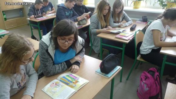 Dzisiaj Czytelnicza Sztafeta Szkół w Gimnazjum nr 2 w Kutnie