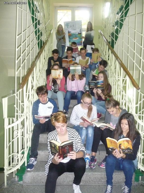 Dzisiaj Czytelnicza Sztafeta Szkół w Gimnazjum nr 2 w Kutnie