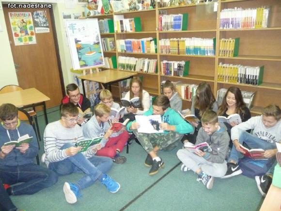 Dzisiaj Czytelnicza Sztafeta Szkół w Gimnazjum nr 2 w Kutnie