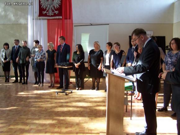 Spróbuj bez szkoły żyć! Nagrody Starosty dla nauczycieli