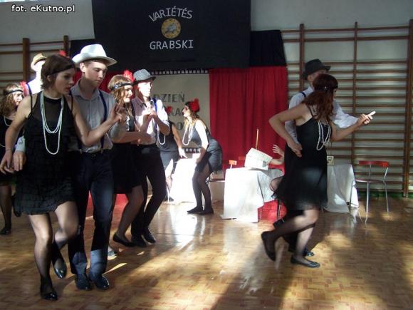 Spróbuj bez szkoły żyć! Nagrody Starosty dla nauczycieli