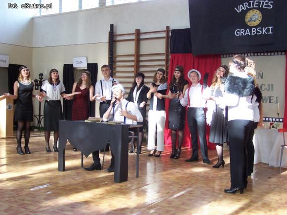 Spróbuj bez szkoły żyć! Nagrody Starosty dla nauczycieli