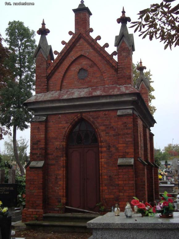 Kwesta TPZK na kutnowskich cmentarzu