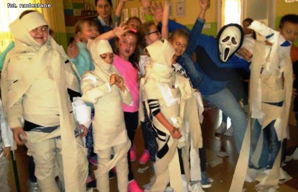 Halloween z Psotnikiem w Świetlicy 6. Bazy