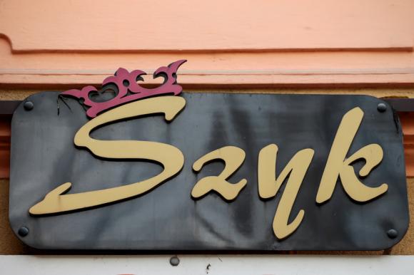 SZYKowny mężczyzna tylko z Salonu Mody przy Placu Wolności w Kutnie