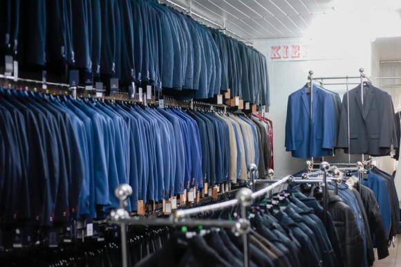 SZYKowny mężczyzna tylko z Salonu Mody przy Placu Wolności w Kutnie