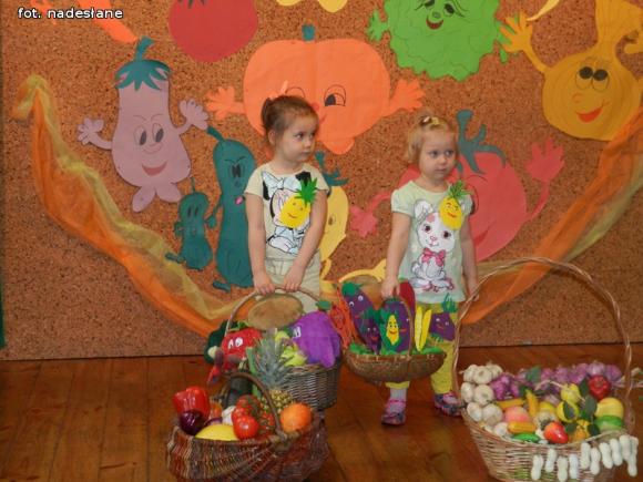 Kolorowy Dzień Świeżaków w szkole w Kaszewach Dwornych