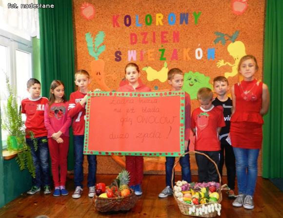 Kolorowy Dzień Świeżaków w szkole w Kaszewach Dwornych