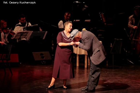 Bo gdzie jeszcze ludziom Tak dobrze jak tu? Tylko we Lwowie!