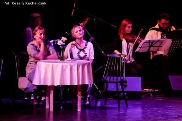 Bo gdzie jeszcze ludziom Tak dobrze jak tu? Tylko we Lwowie!