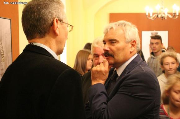 Obejrzyj Skarby Żołnierzy 2 Korpusu Polskich Sił Zbrojnych w krośniewickim muzeum