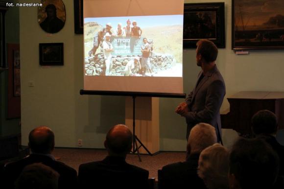 Obejrzyj Skarby Żołnierzy 2 Korpusu Polskich Sił Zbrojnych w krośniewickim muzeum