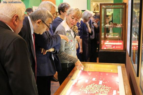 Obejrzyj Skarby Żołnierzy 2 Korpusu Polskich Sił Zbrojnych w krośniewickim muzeum