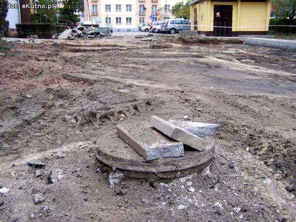 Z Podrzecznej. Nowe lampy są, ale nie świecą