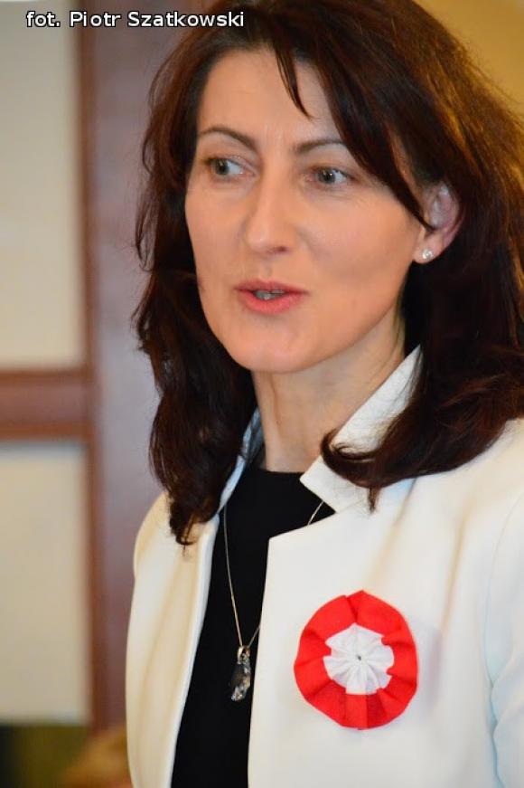 Wspólne śpiewanie pieśni patriotycznych