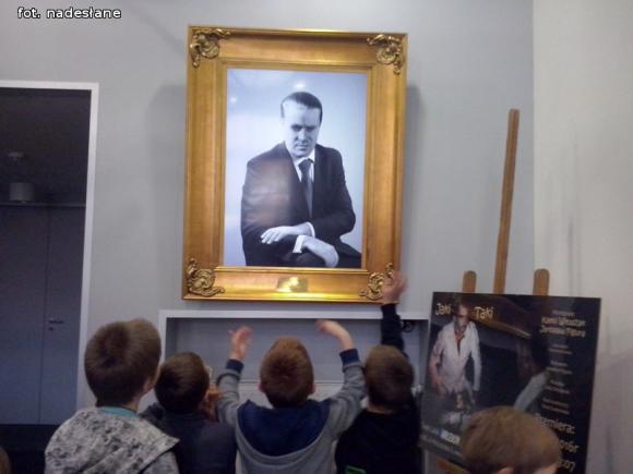 Dzieci ze Strzegocina obejrzały spektakl Piękna i Bestia