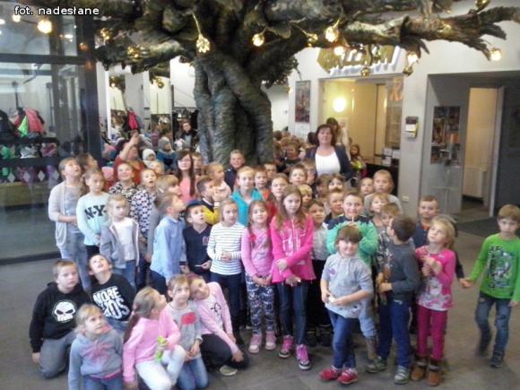 Dzieci ze Strzegocina obejrzały spektakl Piękna i Bestia