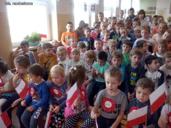 Patriotyczne i legionowe pieśni w strzegocińskiej szkole