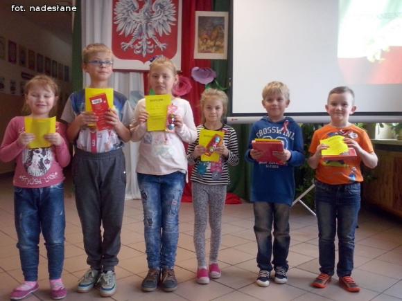 Patriotyczne i legionowe pieśni w strzegocińskiej szkole