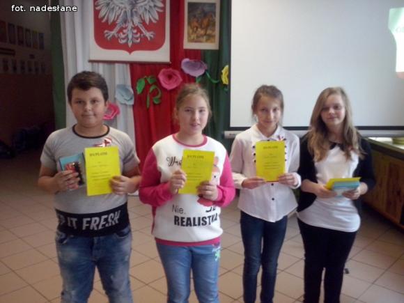 Patriotyczne i legionowe pieśni w strzegocińskiej szkole