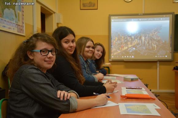 O kulturze, obyczajach, potrawach i plakatach wyborczych USA