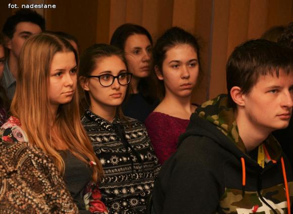 O kulturze, obyczajach, potrawach i plakatach wyborczych USA