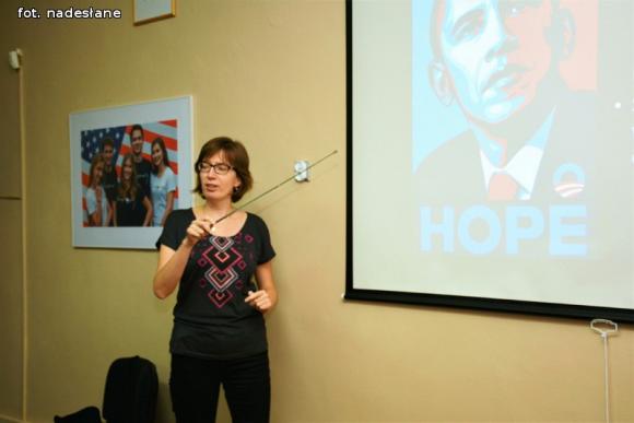 O kulturze, obyczajach, potrawach i plakatach wyborczych USA