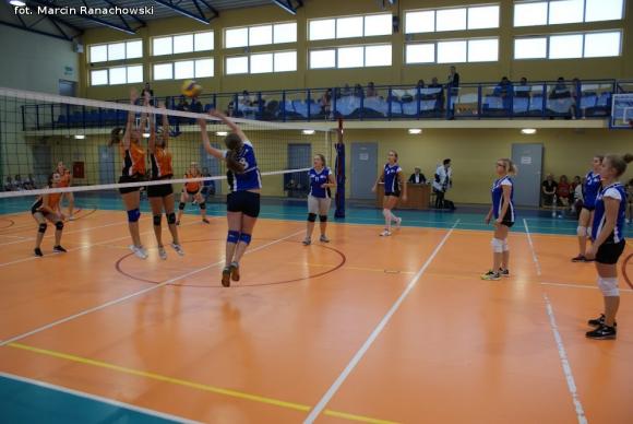 I LO im. J.H. Dąbrowskiego Kutno zwyciężyło w IX Turnieju Niepodległości w Siatkówce Dziewcząt