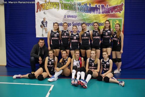 I LO im. J.H. Dąbrowskiego Kutno zwyciężyło w IX Turnieju Niepodległości w Siatkówce Dziewcząt