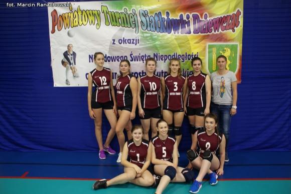 I LO im. J.H. Dąbrowskiego Kutno zwyciężyło w IX Turnieju Niepodległości w Siatkówce Dziewcząt
