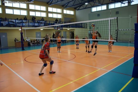 I LO im. J.H. Dąbrowskiego Kutno zwyciężyło w IX Turnieju Niepodległości w Siatkówce Dziewcząt