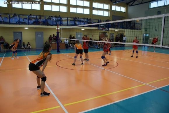 I LO im. J.H. Dąbrowskiego Kutno zwyciężyło w IX Turnieju Niepodległości w Siatkówce Dziewcząt