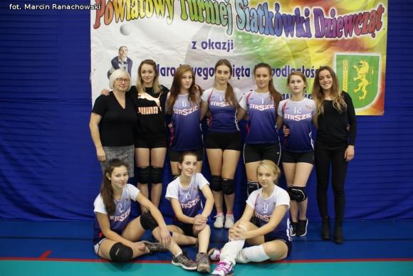 I LO im. J.H. Dąbrowskiego Kutno zwyciężyło w IX Turnieju Niepodległości w Siatkówce Dziewcząt