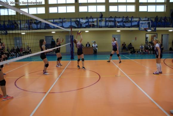 I LO im. J.H. Dąbrowskiego Kutno zwyciężyło w IX Turnieju Niepodległości w Siatkówce Dziewcząt