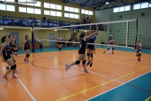 I LO im. J.H. Dąbrowskiego Kutno zwyciężyło w IX Turnieju Niepodległości w Siatkówce Dziewcząt