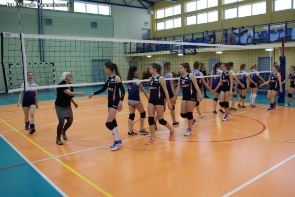 I LO im. J.H. Dąbrowskiego Kutno zwyciężyło w IX Turnieju Niepodległości w Siatkówce Dziewcząt