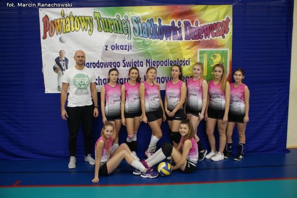 I LO im. J.H. Dąbrowskiego Kutno zwyciężyło w IX Turnieju Niepodległości w Siatkówce Dziewcząt