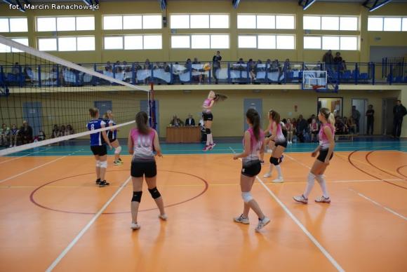 I LO im. J.H. Dąbrowskiego Kutno zwyciężyło w IX Turnieju Niepodległości w Siatkówce Dziewcząt