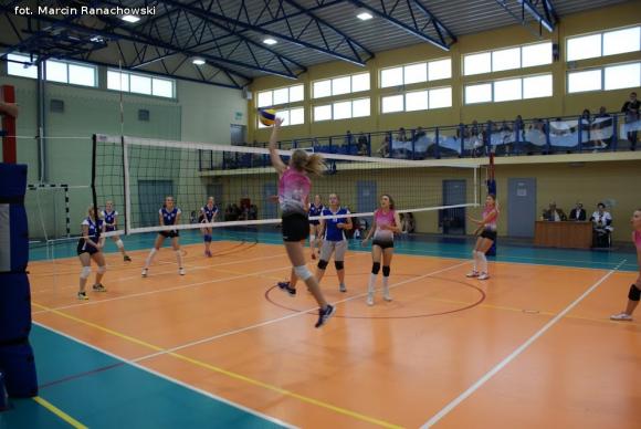 I LO im. J.H. Dąbrowskiego Kutno zwyciężyło w IX Turnieju Niepodległości w Siatkówce Dziewcząt
