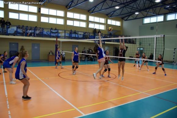 I LO im. J.H. Dąbrowskiego Kutno zwyciężyło w IX Turnieju Niepodległości w Siatkówce Dziewcząt