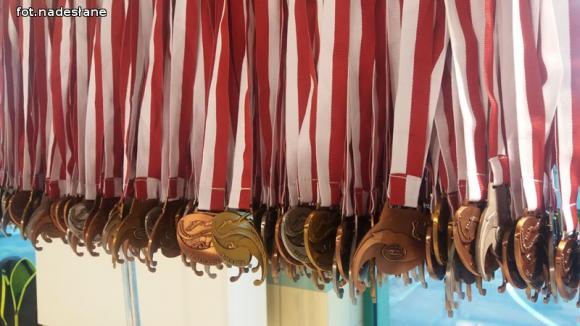 Sztafeta UKS Delfinek zajęła II miejsce w Ogólnopolskich Zawodach Pływackich