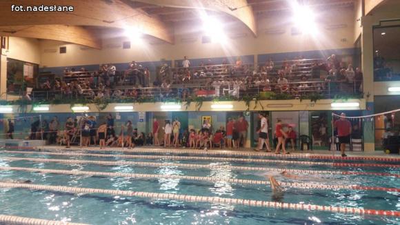 Sztafeta UKS Delfinek zajęła II miejsce w Ogólnopolskich Zawodach Pływackich